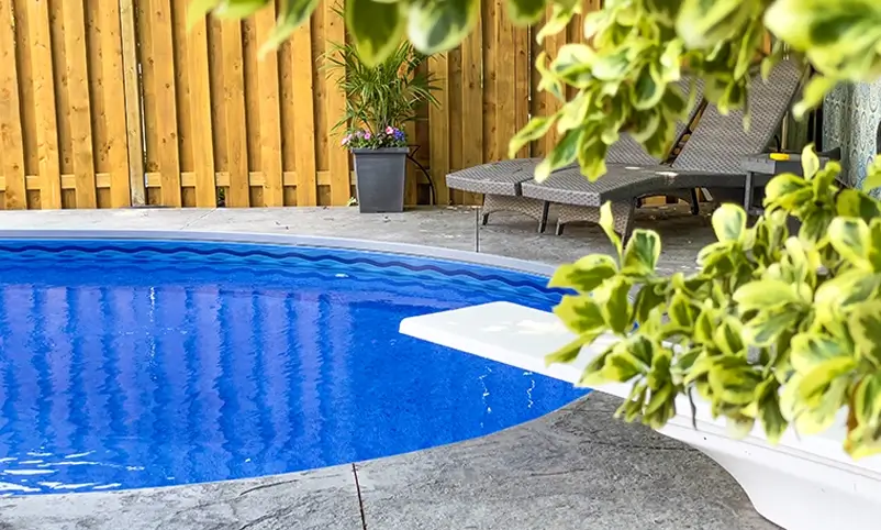 Vinyl Liner Pool with Water Feature